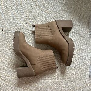 Boots Lauren brown platform thick Chelsea ankle boot women’s 8.5
